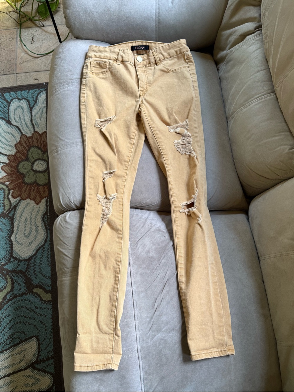 Refuge Distressed Skinny Jeans in Tan